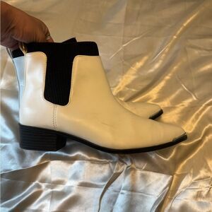 Worthington || Elegant White Ankle Boots